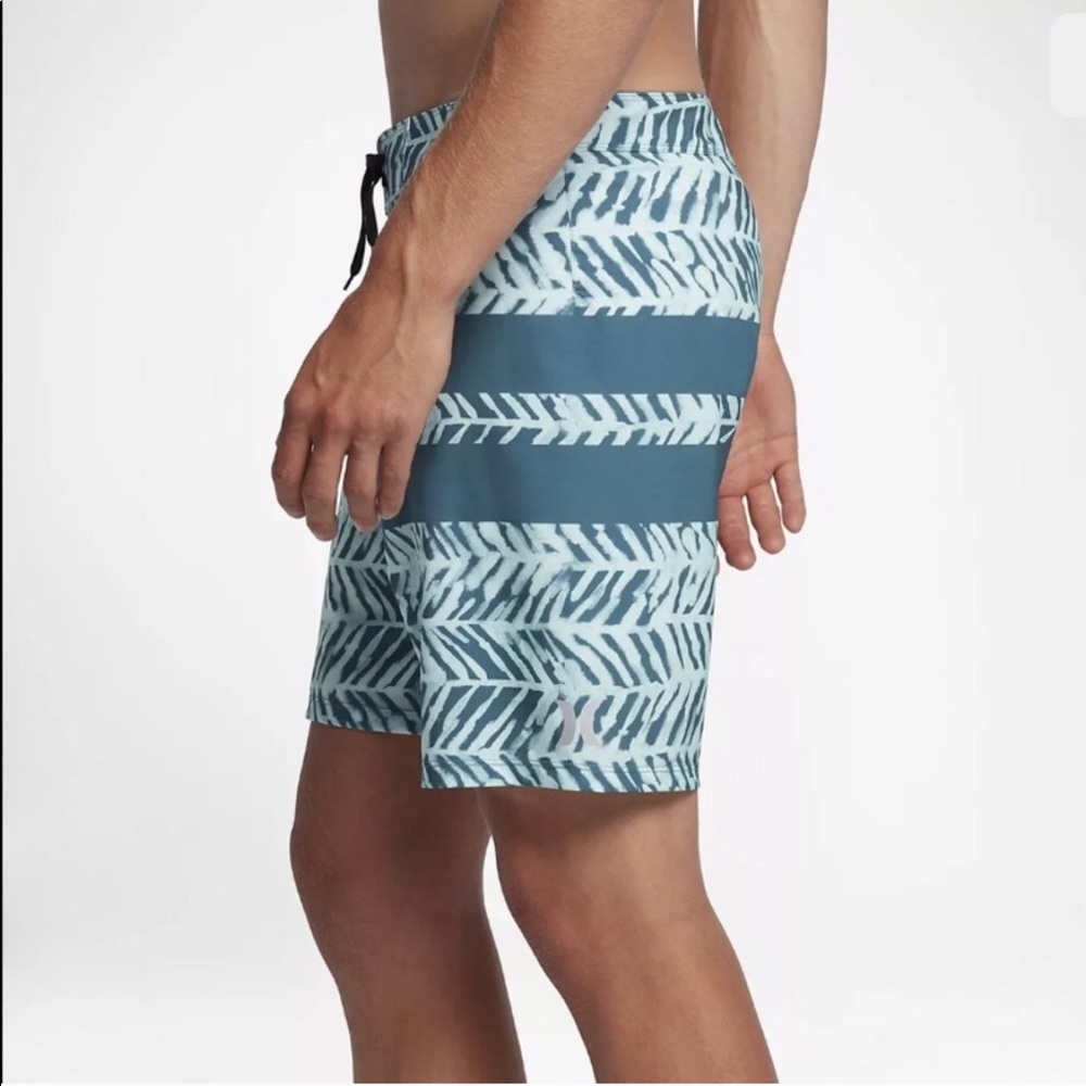 Hurley Phantom Blackball Kai 18" Board Shorts M. - Picture 6 of 7